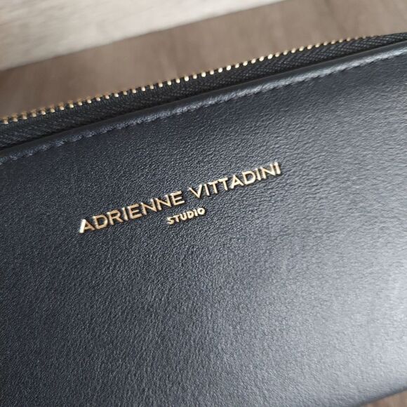 Adrienne Vittadini Black Wallet - Picture 4 of 9